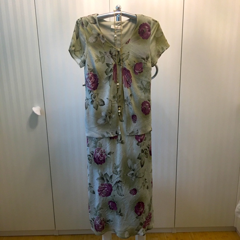 Tradition maxi dress one piece never wrinkle Size M